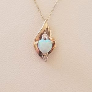 10K Gold Opal Pendant Necklace